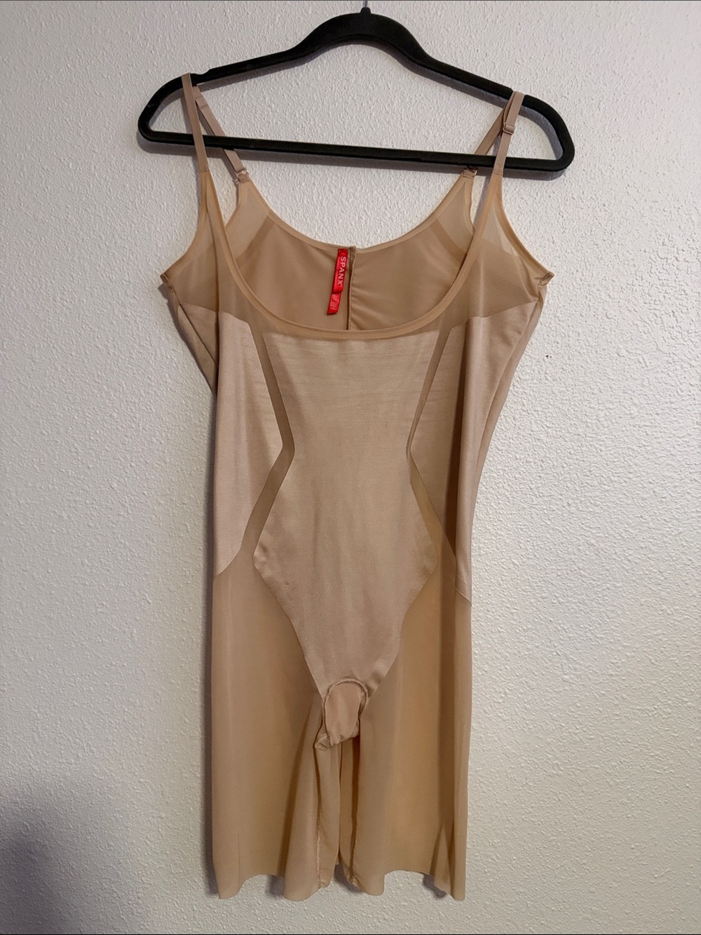 SPANX Haute Contour Open-Bust Mid-Thigh Bodysuit - Picture 2 of 7